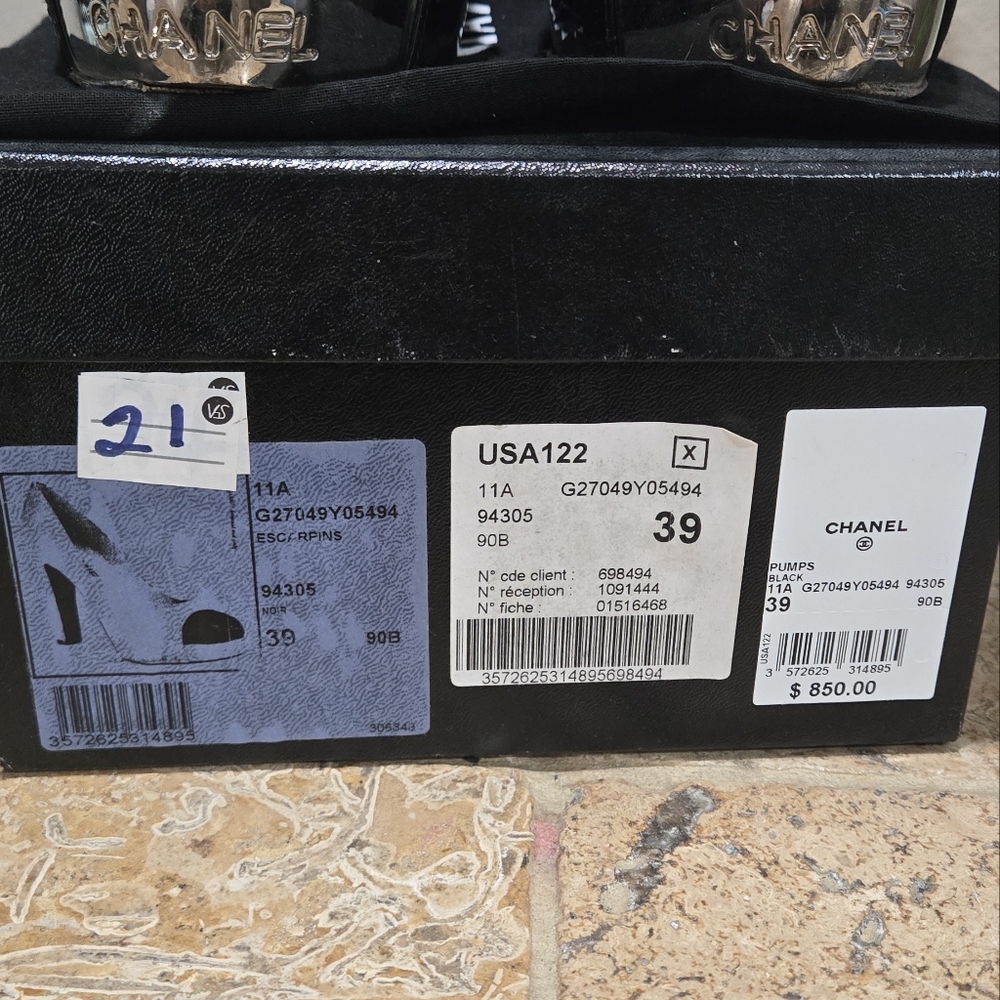 Chanel pumps. - Picture 2 of 6